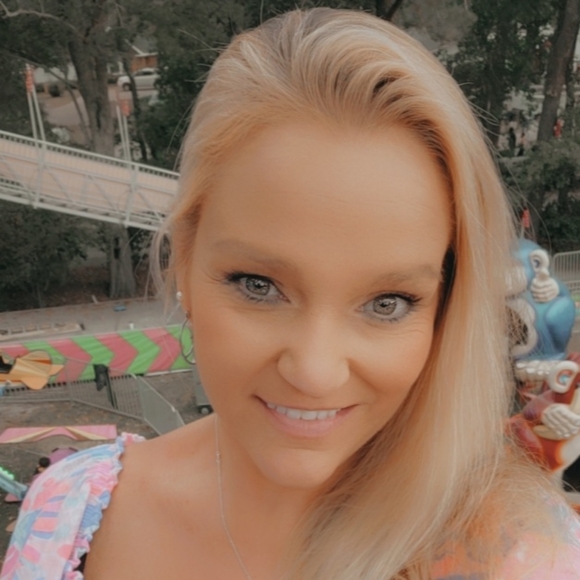 Meet your Posher, Rachel - Picture 1 of 1